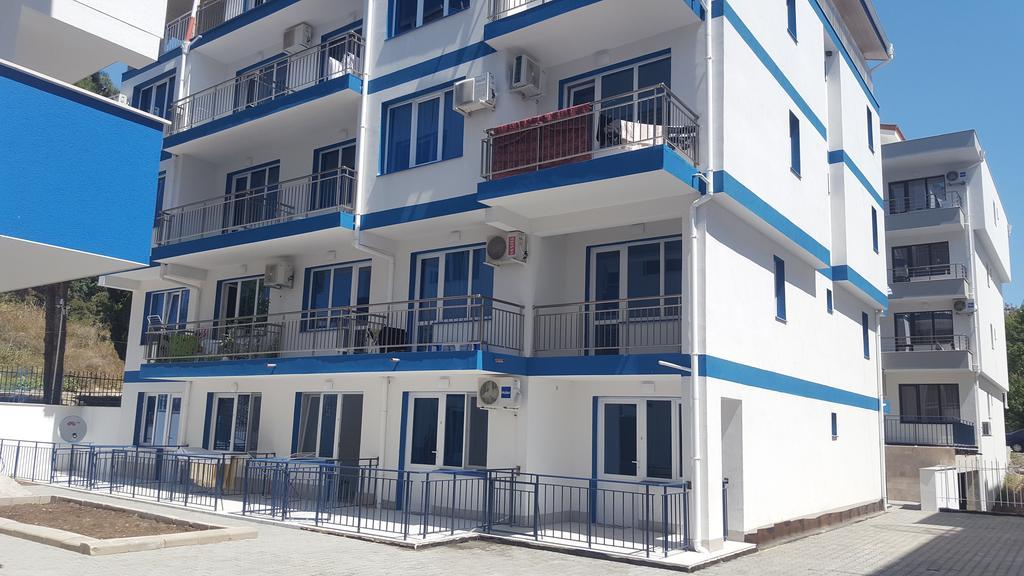 Blue Bay Palace Apart Complex Pomorie Exterior photo