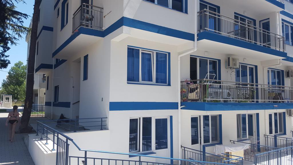 Blue Bay Palace Apart Complex Pomorie Exterior photo