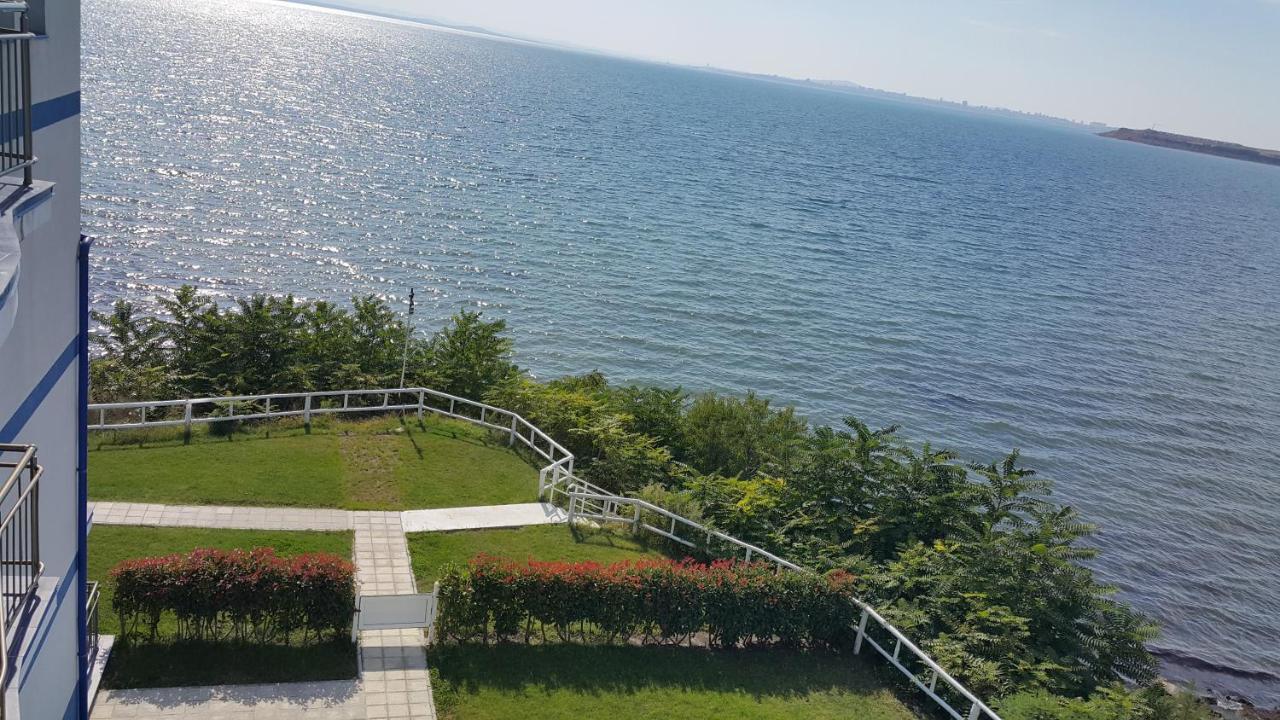 Blue Bay Palace Apart Complex Pomorie Exterior photo
