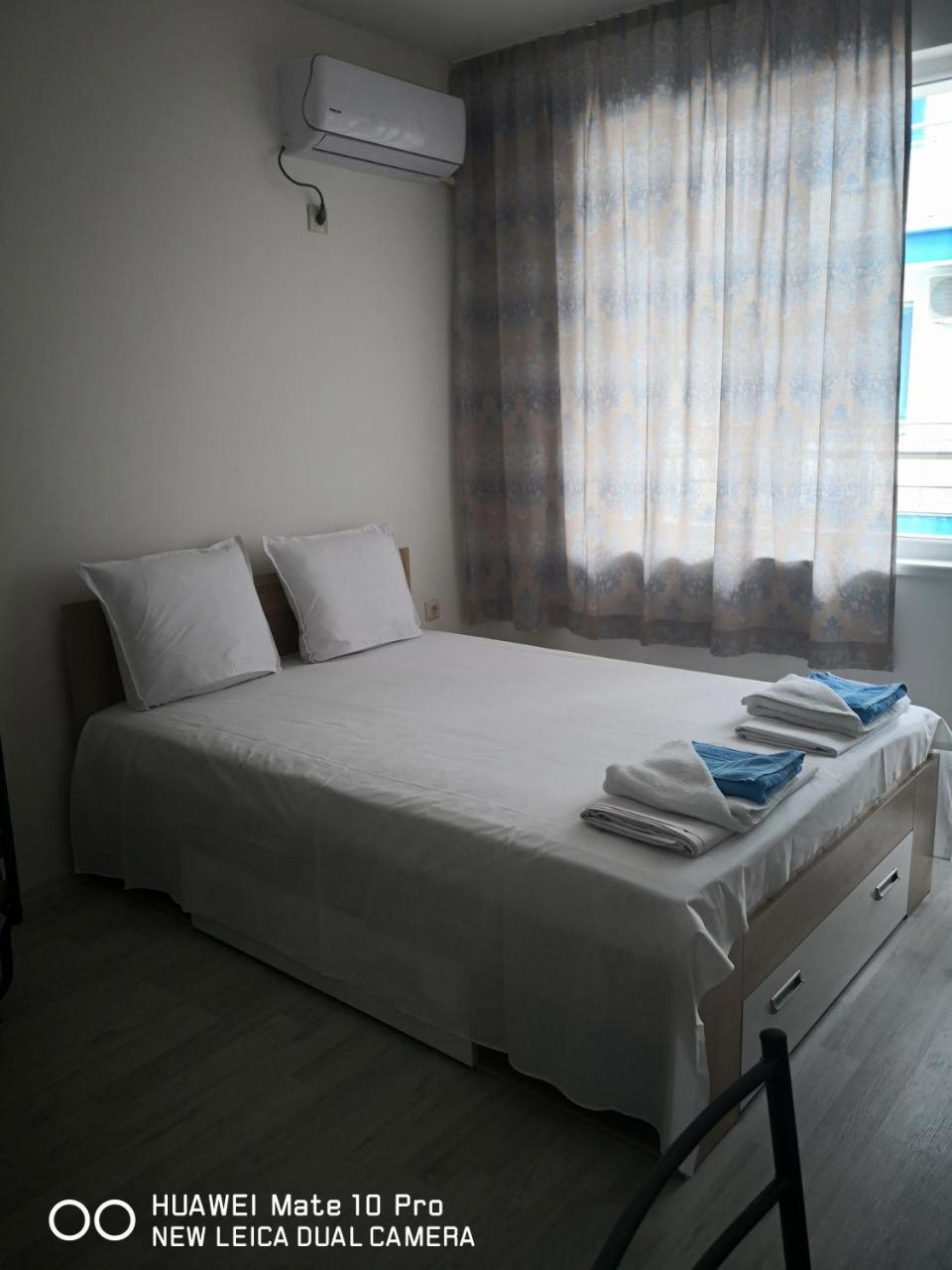Blue Bay Palace Apart Complex Pomorie Exterior photo