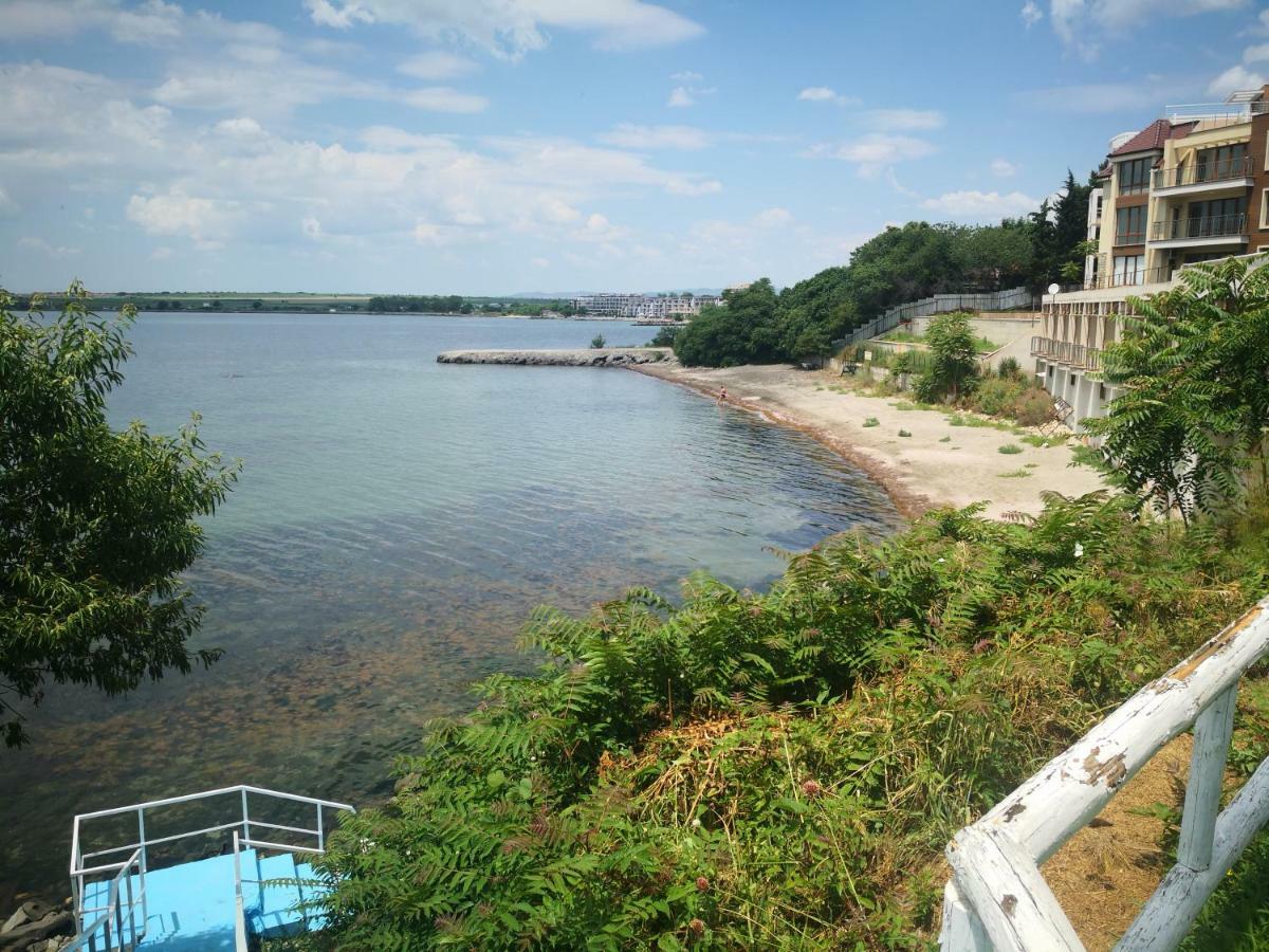 Blue Bay Palace Apart Complex Pomorie Exterior photo